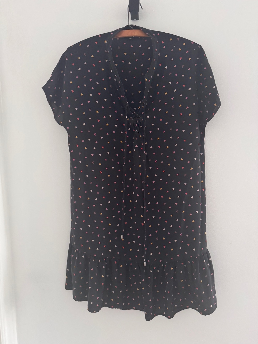 100% silk Black Heart-Print Tie-Neck Women’s Top size 38